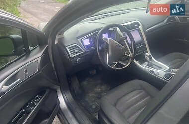 Седан Ford Fusion 2012 в 