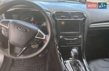 Седан Ford Fusion 2014 в 
