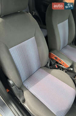 Хетчбек Ford Fusion 2008 в 