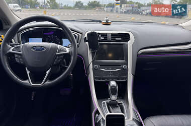 Седан Ford Fusion 2014 в 
