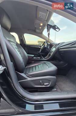 Седан Ford Fusion 2017 в 