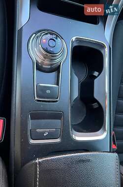 Седан Ford Fusion 2016 в 