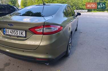 Седан Ford Fusion 2013 в 