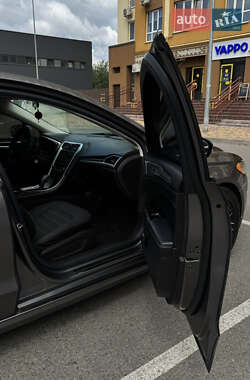 Седан Ford Fusion 2012 в 