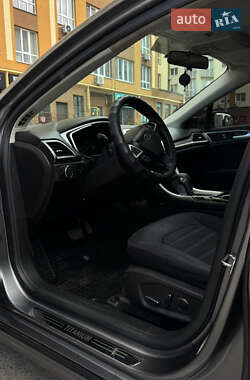Седан Ford Fusion 2012 в 