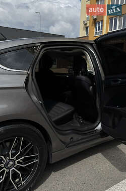 Седан Ford Fusion 2012 в 