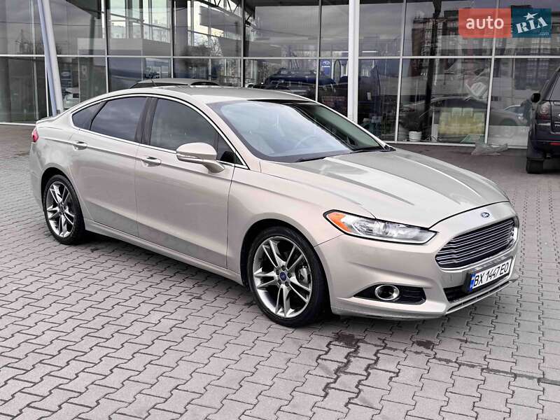 Седан Ford Fusion 2015 в 
