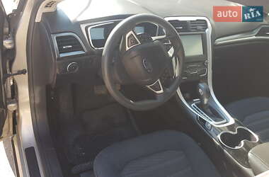 Седан Ford Fusion 2015 в 