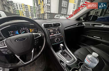 Седан Ford Fusion 2014 в 