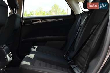 Седан Ford Fusion 2019 в 