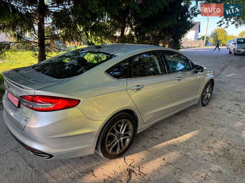Седан Ford Fusion 2016 в Львове