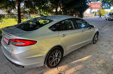 Седан Ford Fusion 2016 в 