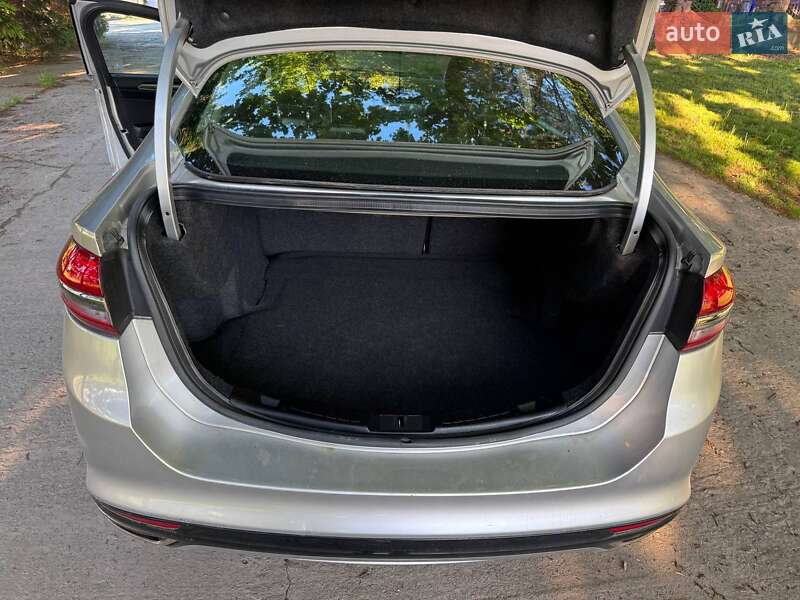 Седан Ford Fusion 2016 в Львове