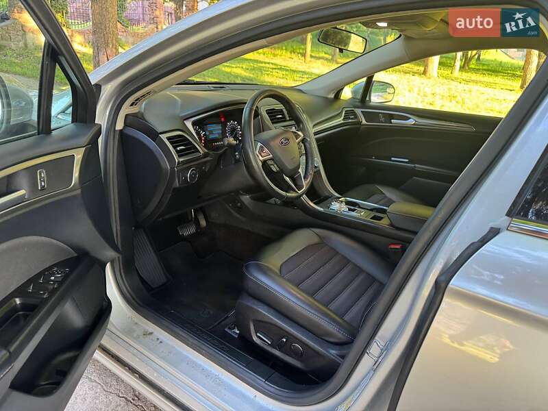 Седан Ford Fusion 2016 в Львове