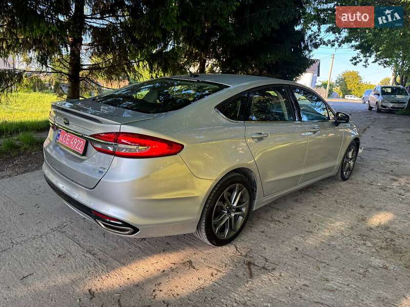 Седан Ford Fusion 2016 в Львове