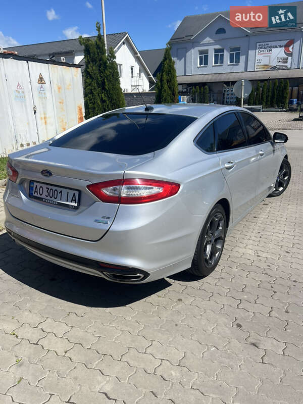 Седан Ford Fusion 2013 в Мукачевому