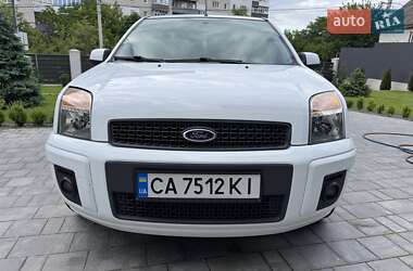 Хэтчбек Ford Fusion 2012 в 
