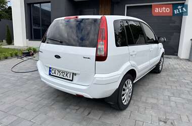 Хэтчбек Ford Fusion 2012 в 