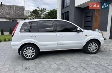 Хэтчбек Ford Fusion 2012 в 