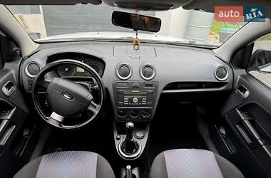 Хэтчбек Ford Fusion 2012 в 
