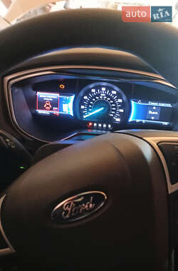 Седан Ford Fusion 2015 в 