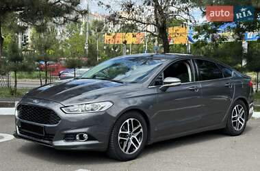 Седан Ford Fusion 2015 в 