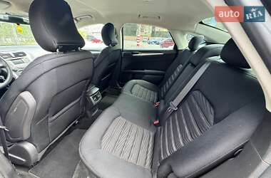 Седан Ford Fusion 2015 в 