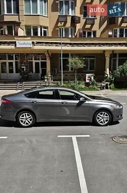 Седан Ford Fusion 2014 в 
