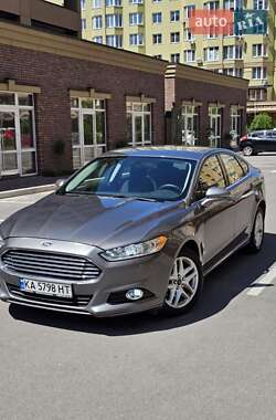Седан Ford Fusion 2014 в 