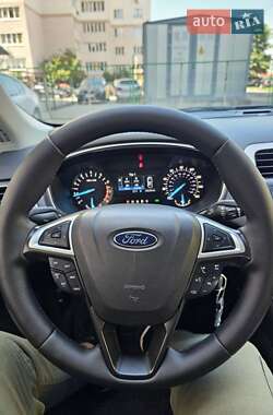 Седан Ford Fusion 2014 в 