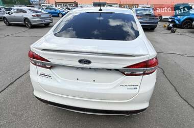Седан Ford Fusion 2017 в 