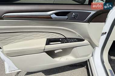 Седан Ford Fusion 2017 в 