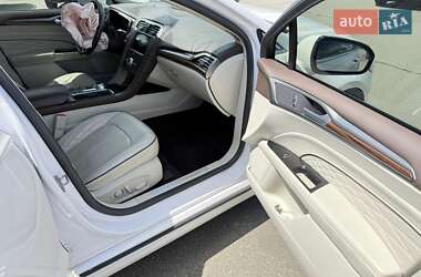 Седан Ford Fusion 2017 в 