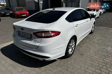Седан Ford Fusion 2015 в 