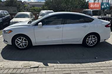 Седан Ford Fusion 2015 в 