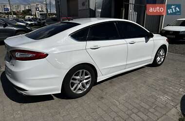 Седан Ford Fusion 2015 в 
