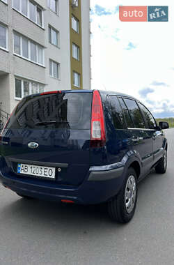 Хэтчбек Ford Fusion 2010 в 