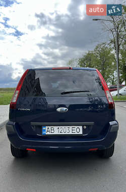 Хэтчбек Ford Fusion 2010 в 