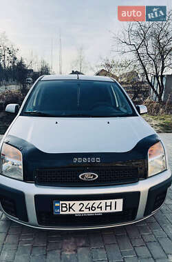 Хэтчбек Ford Fusion 2008 в 