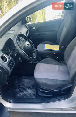 Хэтчбек Ford Fusion 2008 в 