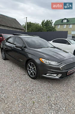 Седан Ford Fusion 2017 в 