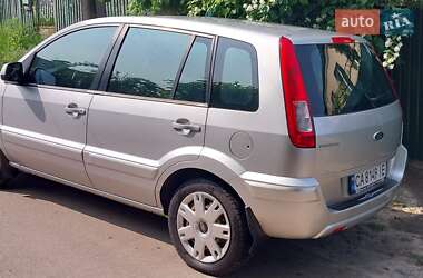Хэтчбек Ford Fusion 2011 в 