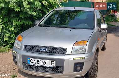 Хэтчбек Ford Fusion 2011 в 