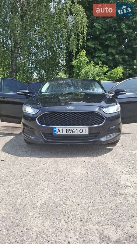 Седан Ford Fusion 2015 в 