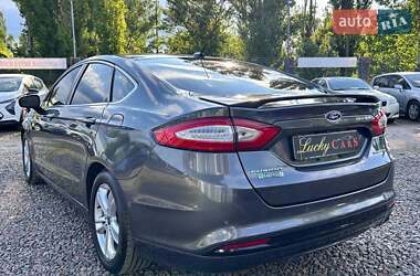 Седан Ford Fusion 2015 в 