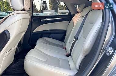 Седан Ford Fusion 2015 в 