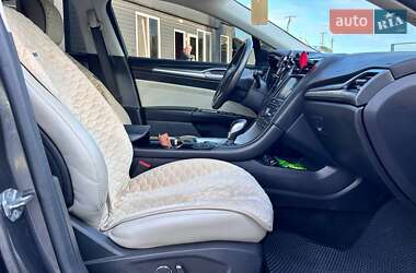 Седан Ford Fusion 2015 в 