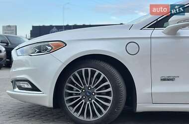 Седан Ford Fusion 2017 в 