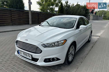 Седан Ford Fusion 2015 в 