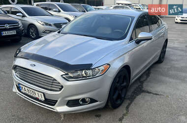Седан Ford Fusion 2016 в 
